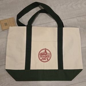Trader Joes | BNWT Large Reusable Tote Bag In NEW Green
